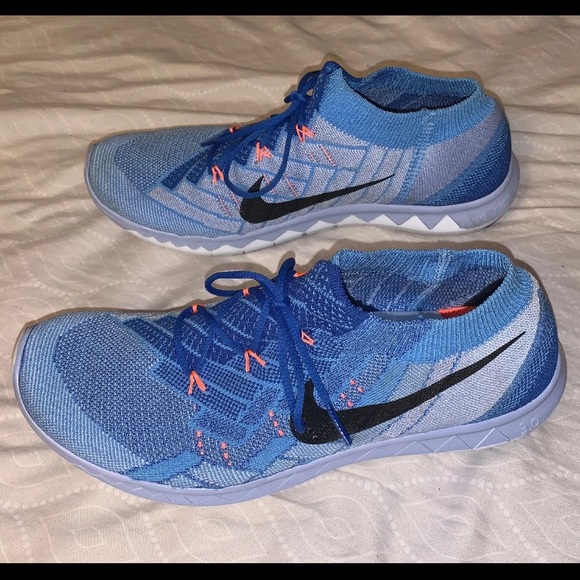 Women’s Nike Running Shoes - Picture 1 of 4